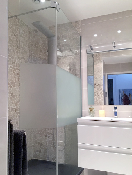 Contemporary French Bathroom